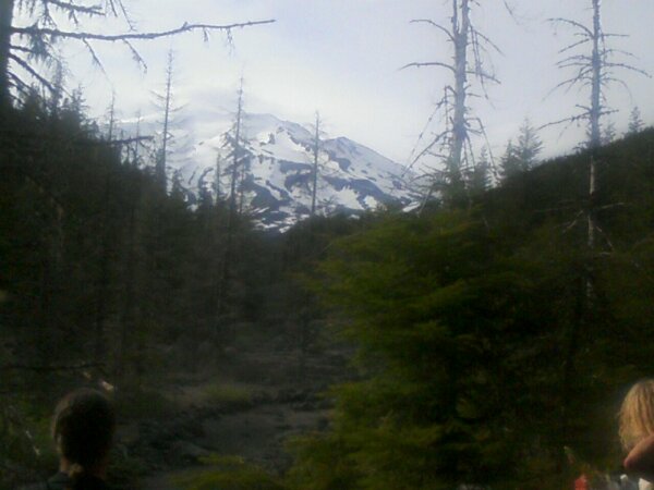 Mt St Helen - view on the hike to June Lake